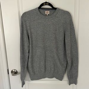 Faherty size small gray sweater.
